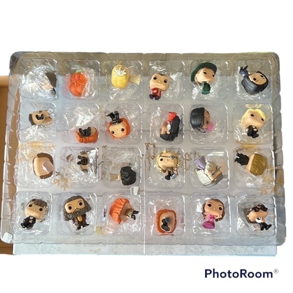 POCKET Pop! Funko Harry Potter 2019 Advent Calendar - LIKE NEW - Picture 9 of 10